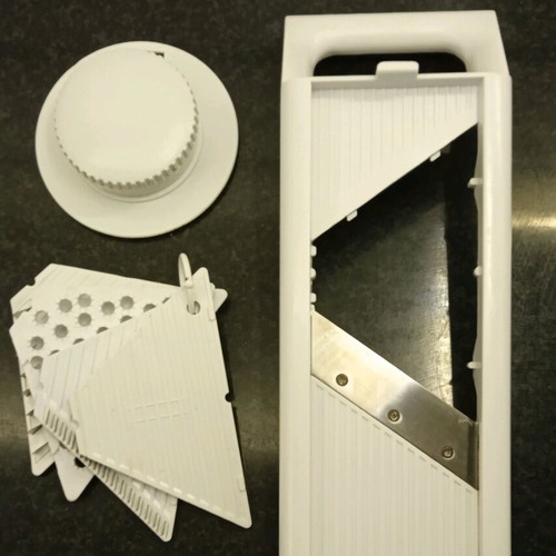 Vegetable slicer like new