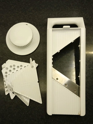 Vegetable slicer like new