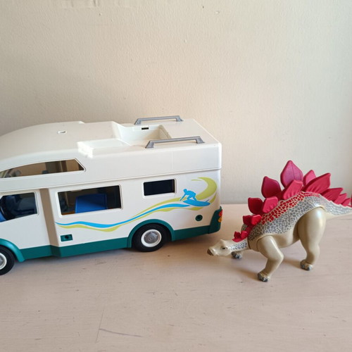 Playmobil camper and dinosaur used