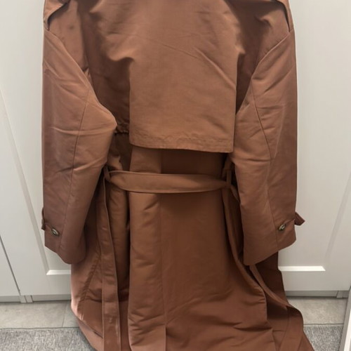 Vero Moda trench coat in perfect rotten apple color, medium, like new