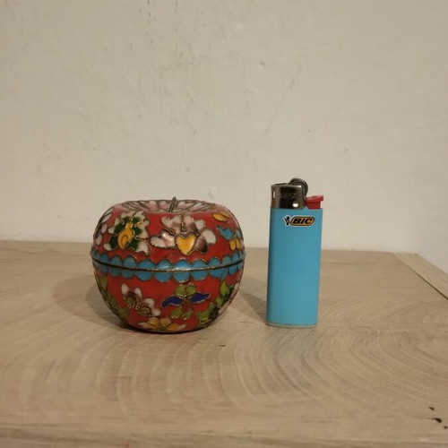 Apple Cloisonne vintage trinket box like new