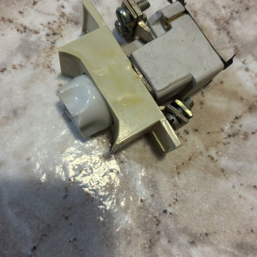 Geyer DiazEd Fuse Holder with Porcelain Cartridge and Screw Cap