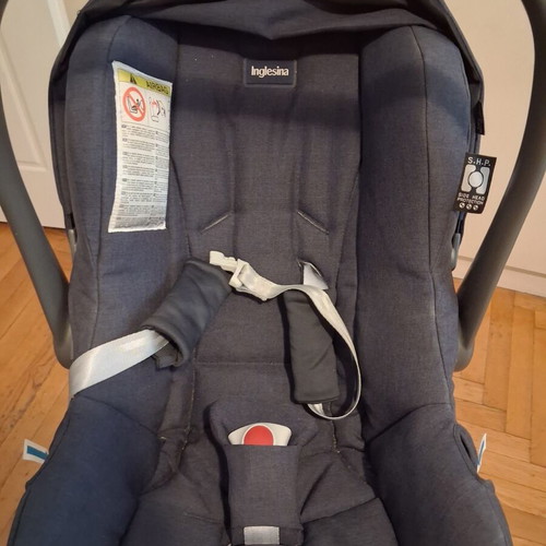 Inglesina baby carrycot egg and stand like new