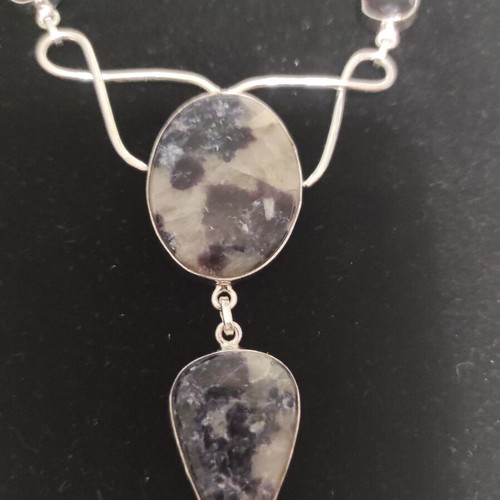 Handmade necklace with charoite and amethyst stones, new, 45 cm chain