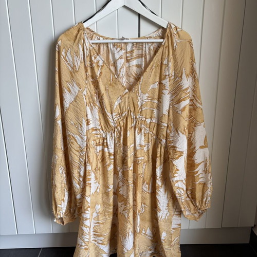 H&M Boho airy kaftan medium, ochre and beige palm print