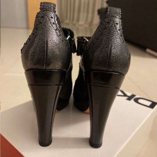 Donna Karan gray pumps like new, size 37