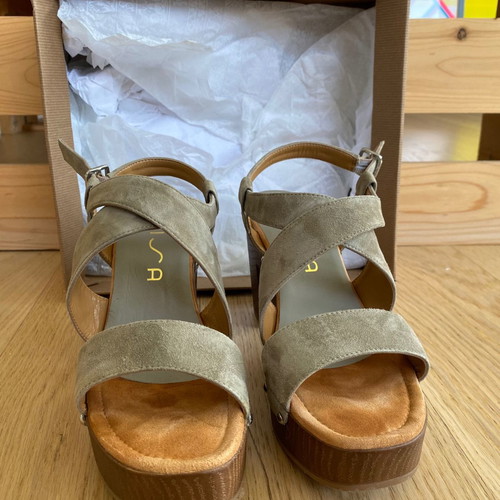 Unisa sandals with wooden heel, grey khaki suede, size 40