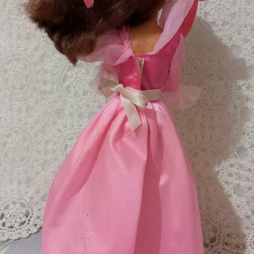 Vintage Belle doll in pink dress Mattel 1992 like new