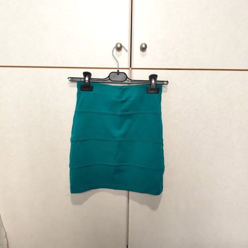 Short skirt used from viscose Pull & Bear blue and green size S