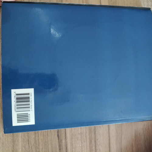 Discovering the Universe book like new with CD