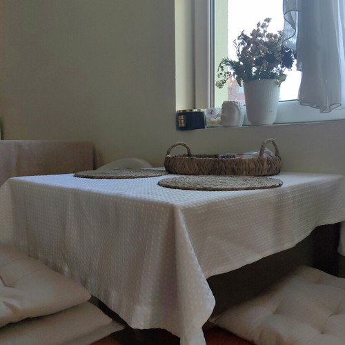 Tablecloth white, like new, 115x95 cm
