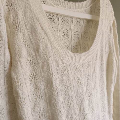 Thin sweater like new, knitted with long sleeves, white and beige, sizes M and L