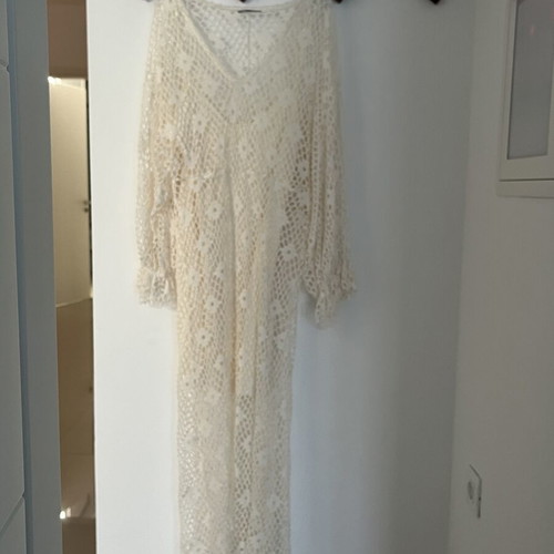 Maxi dress Zara netted with short lining, like new, medium size, white