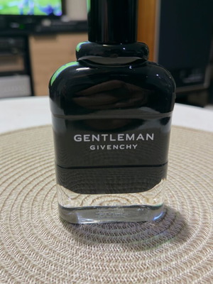 Givenchy Gentleman Eau de Parfum 100 ml like new, authentic