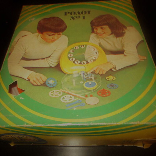 Assembled tabletop clock with gears by ALFA TOYS like new