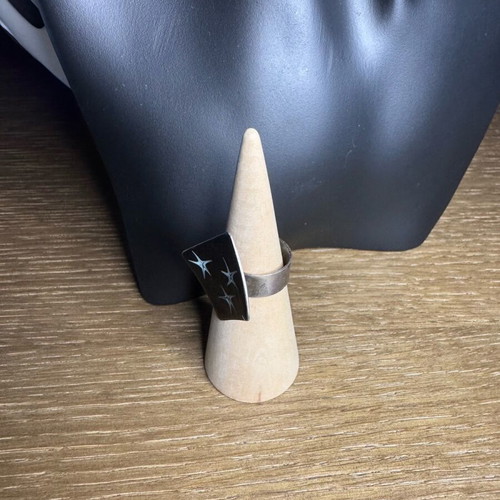Ring used with unique design, size 53, black