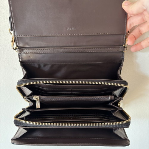 Caprisa bag wallet like new, gray and brown, detachable strap