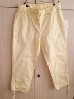 Capri pants like new, size M, yellow, 100% cotton