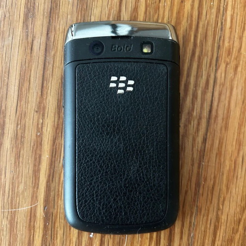 Blackberry Bold 9700 phones used, set of 2 with boxes
