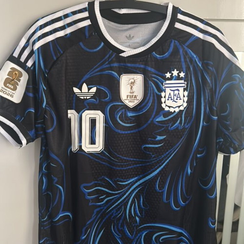 Argentina Messi Adidas jersey like new, size L, World Cup 2026