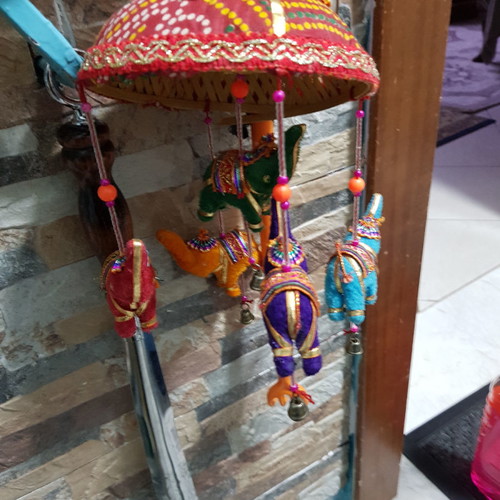 Decorative item with elephants used