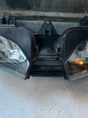 Headlight for Yamaha YZF R6 1998-2002 used, excellent condition