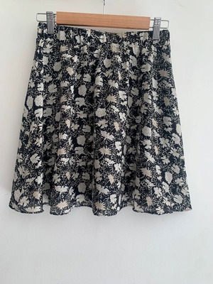 Eight Paris floral skirt, size S