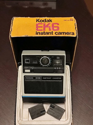 Kodak EK6 Instant Camera like new, vintage 1976 collectible