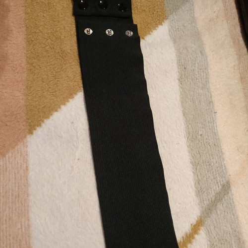 Set of four belts like new, elastic, velvet, and straw