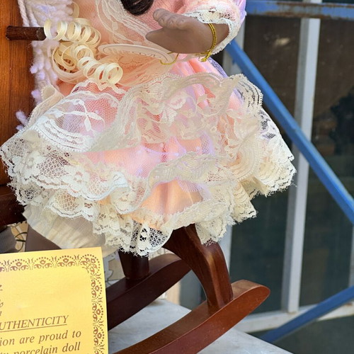 Porcelain doll Erika The Leonardo Collection used with certificate and box