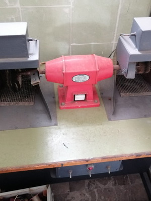 Λούστρο χρυσοχόου μεταχειρισμένο, διπλό με μοτέρ και συρτάρι