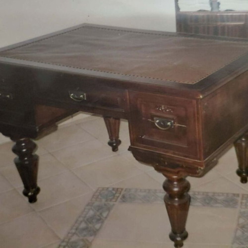 Antique desk and chair like new, solid walnut wood, leather top