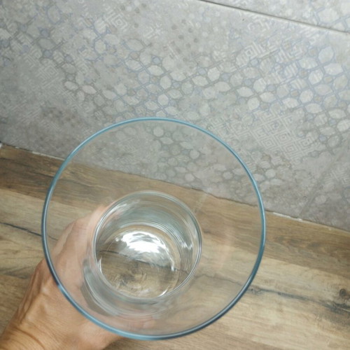 Modern glass vase like new with unique middle cut