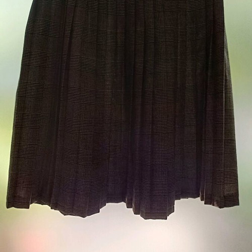 Chic gray plaid pleated skirt like new, size S