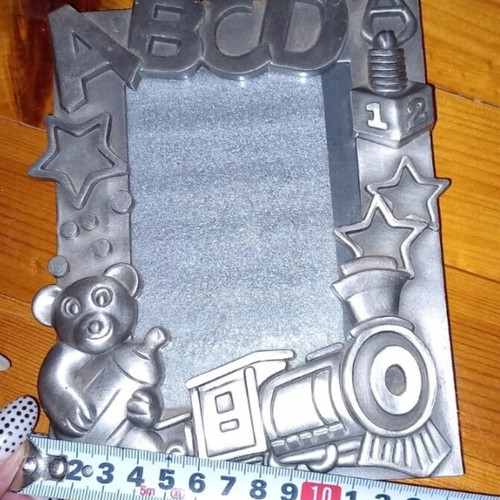 Children's metal photo frame like new