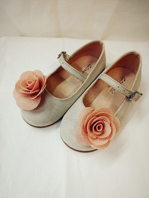 Gorgino children's ballerina shoes, suede iridescent ecru with large flower
