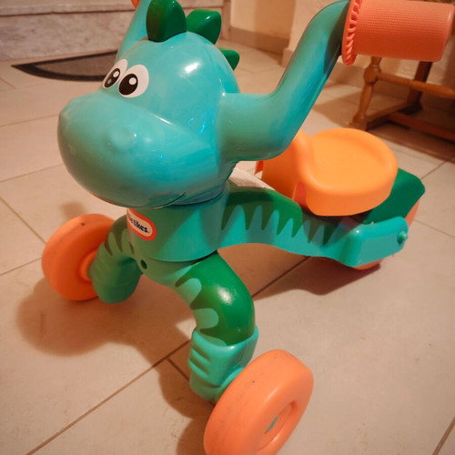 Tricycle used, children's riding toy