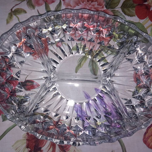 Four-Section Nut Bowl like new, heavy and luxurious