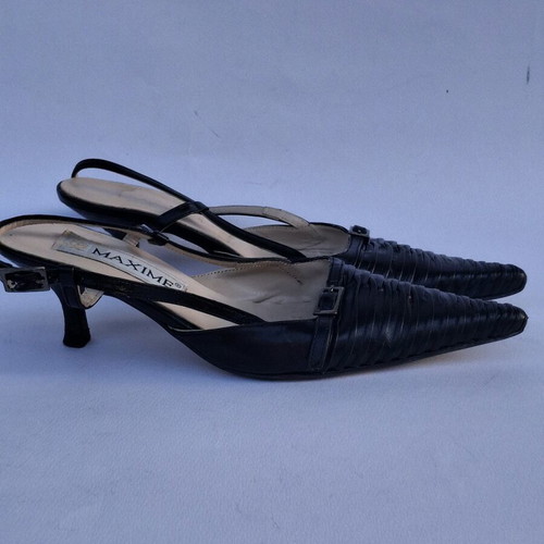 Maxime leather pumps size 37 like new, black, low heel