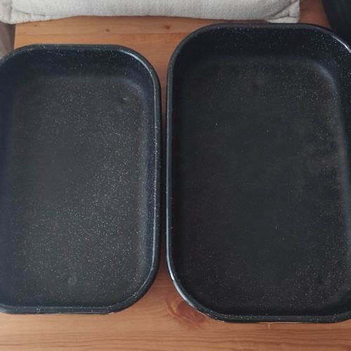 Enamel baking trays set used, 36×24 & 32×20 cm