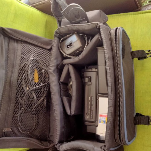 Sony Handycam Vision CCD-TRV78E PAL Hi8 Video8 camcorder, retro Y2K