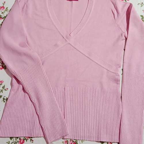 Vintage knitted pink sweater with V-neck