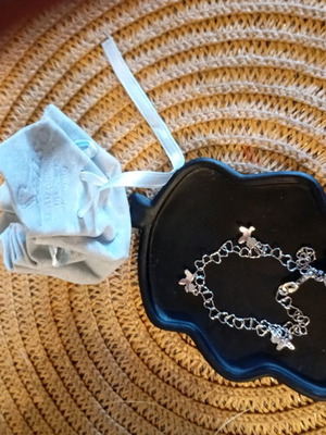 Ασημένιο παιδικό βραχιέλι σαν καινούργιο με σφραγίδα 925 και σκυλάκια