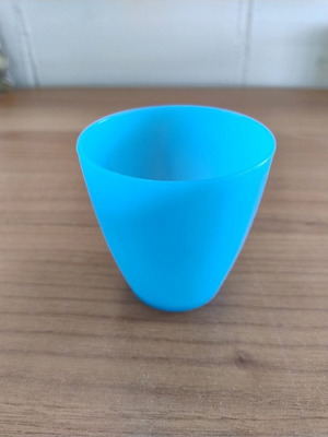 Plastic cup small like new