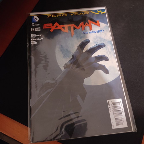 Batman New 52 pack of 4 comics like new, English