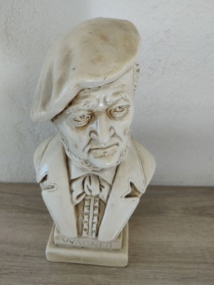 Wagner bust resin used with stains and base crack