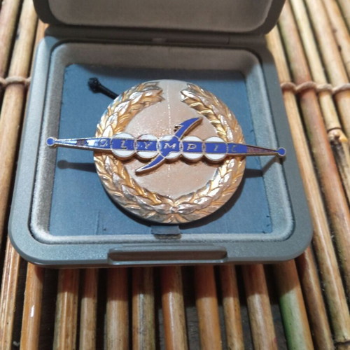Olympic Airways Crew Cap Badge used, excellent condition