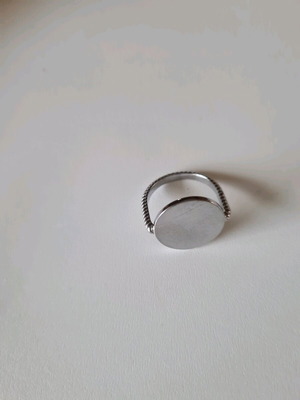 Folli Follie minimal ring size 18 silver like new