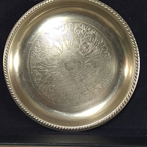 Decorative stainless steel plate used with engraved design, 12cm diameter