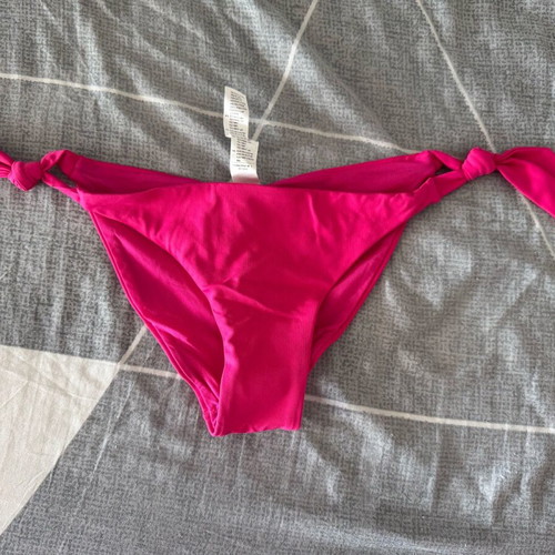 Benetton fuchsia-pink bikini bottom new, size S